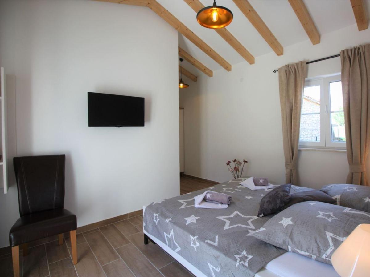 Moderne Istrische Steinvilla - 4 Sterne Mit Privatem, Beheizbaren Pool & Meerblick Kavran Extérieur photo